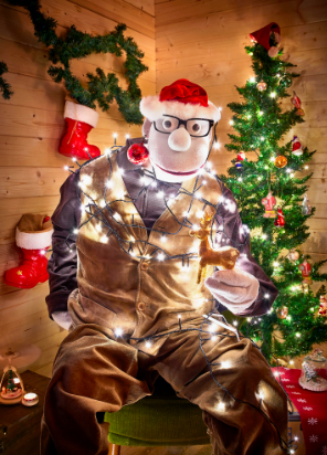 <i>Die Werner Momsen ihm seine Weihnachtsshow</i>